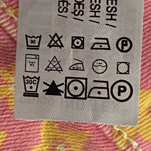 NWT. Zara Pink/Yellow Floral Print Flared Cropped Jeans. Size 4. - Picture 11 of 11